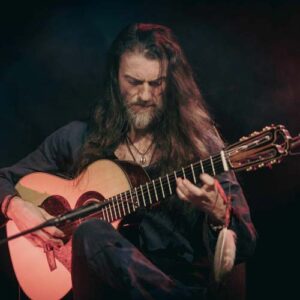 Estas Tonne